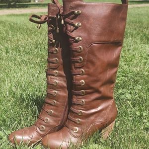 Cleopatra Lace-Up boots 7.5 Women's